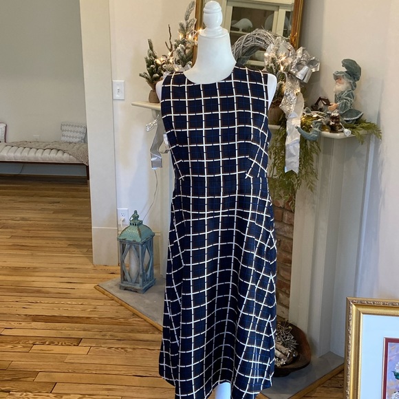 J.Crew 100% SILK A-Line
Dress in Windowpane size 12 - Picture 4 of 9